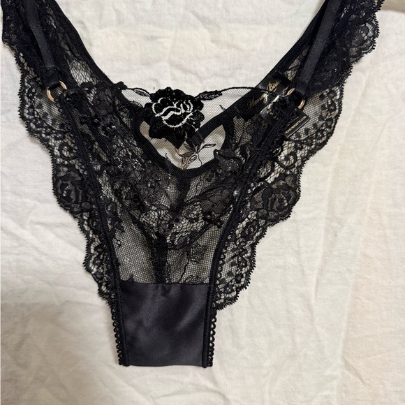 Honey Birdette Whitney Black Lingerie Set || Bra-32C, Garter Belt-Sm, Panty-Sm - Picture 8 of 15